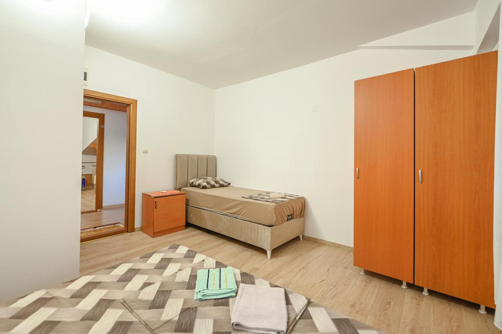 Hostel Izvor Подгорица Екстериор снимка