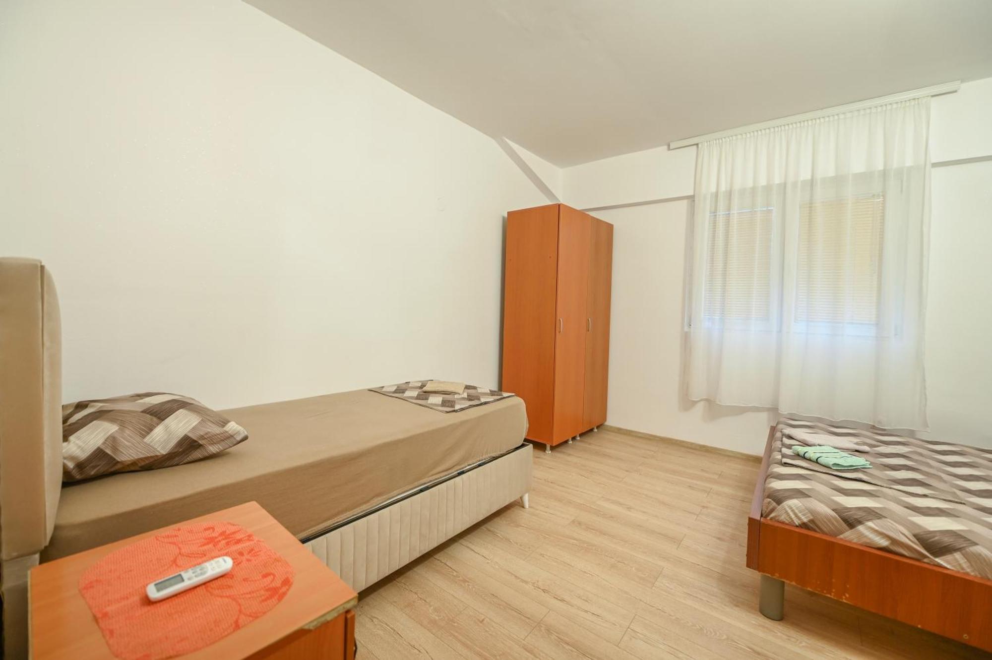 Hostel Izvor Подгорица Екстериор снимка