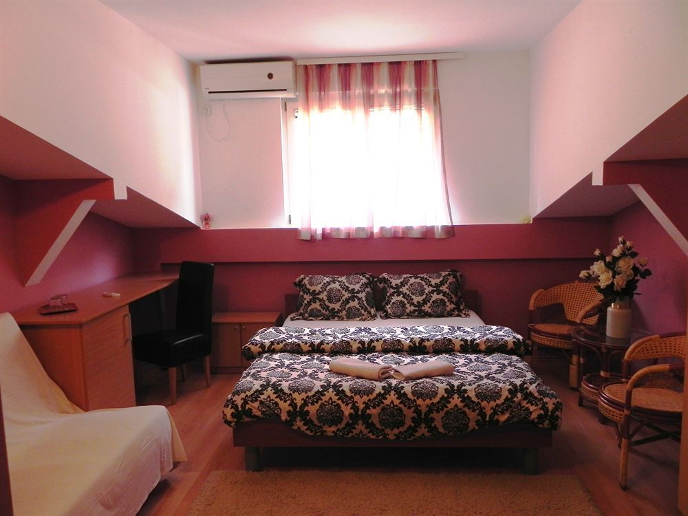 Hostel Izvor Подгорица Екстериор снимка